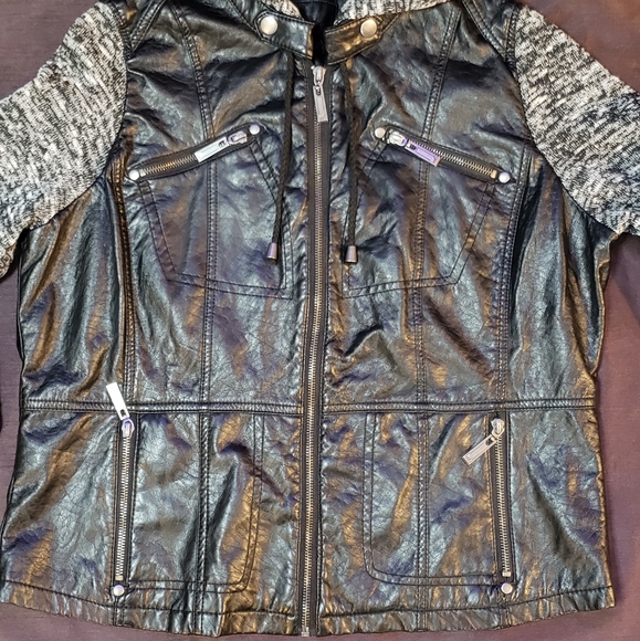 J2 Moto Jacket With Detachable Hood - Picture 3 of 8